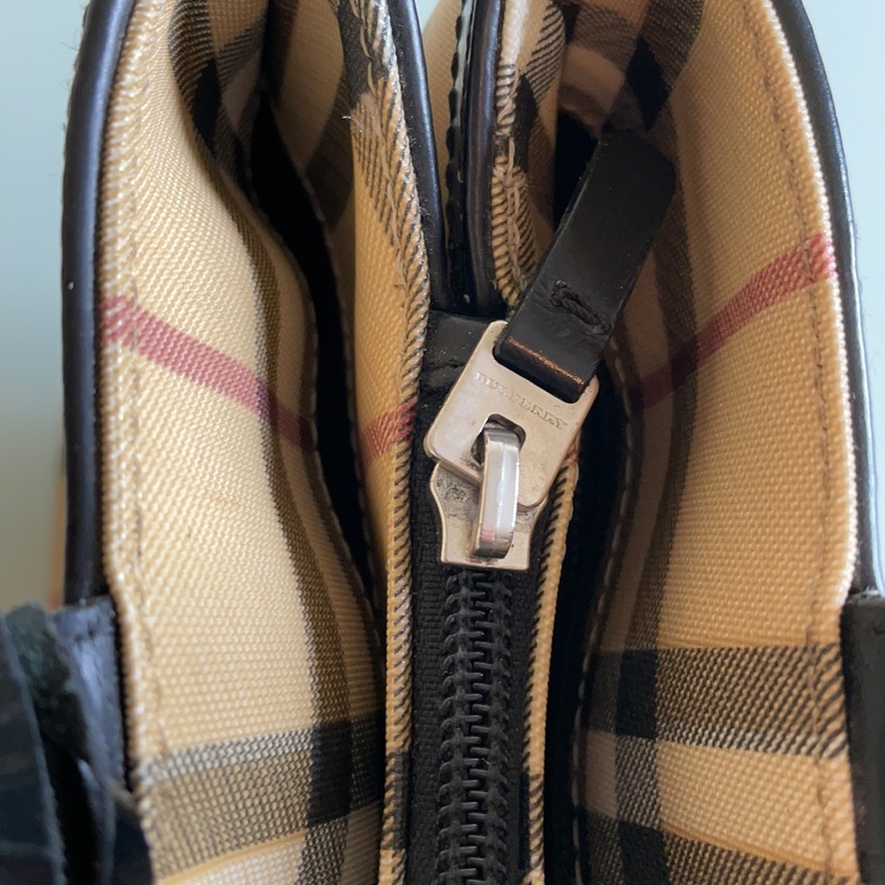 Burberry Bag - Picture 10 of 10